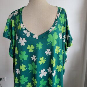 NWT St. Patty’s Day Women's Short Sleeve Floral Green Pullover Tunic (Size: 3X)